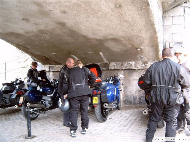 2004er2 75