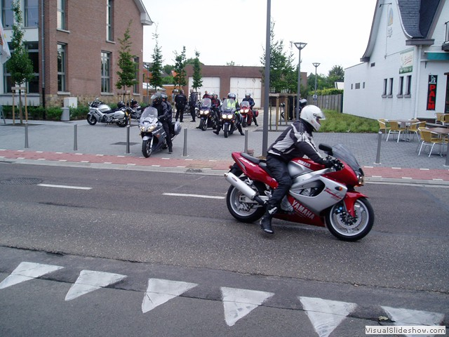 2008ar 023