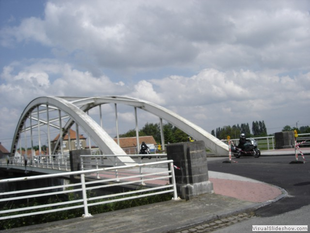 2008lr 081